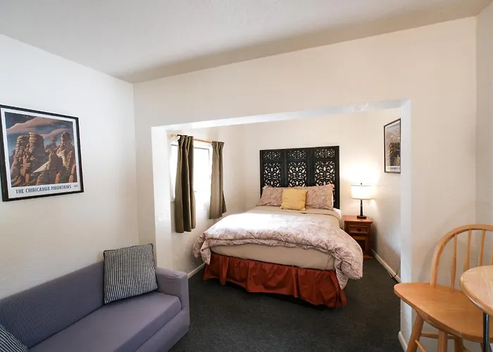 Jonquil Hotel *