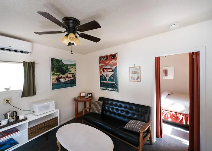 Jonquil Hotel