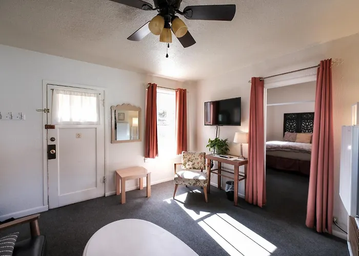 Jonquil Hotel *