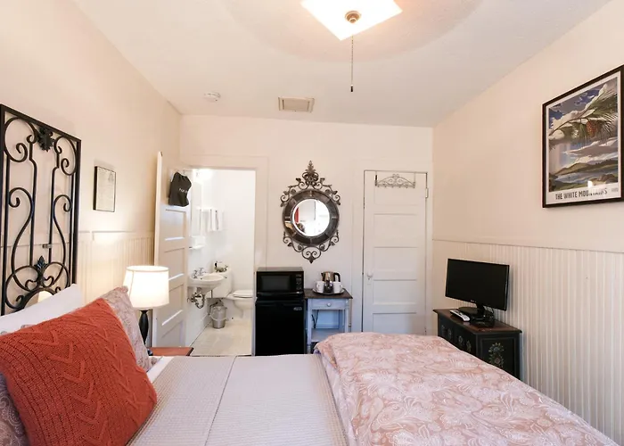 Jonquil Hotel *